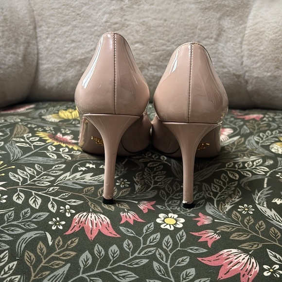 Prada Cream Patent Leather Heels - Picture 3 of 9